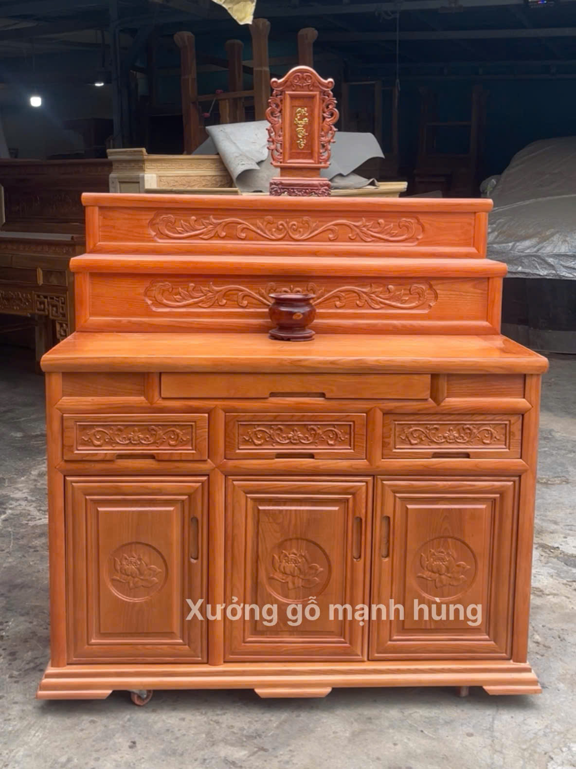 Tủ thờ 3 tầng gỗ sồi