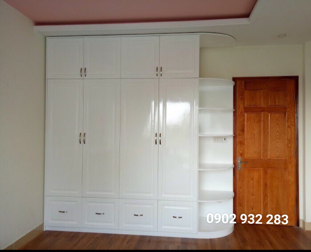 Tủ áo gỗ sồi sơn trắng cao đụng trần giá m2